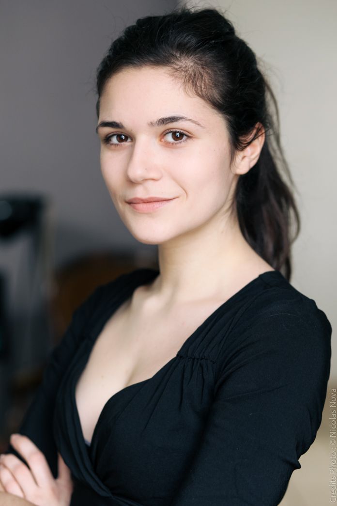 2-estelle-c-main-book-victor-talent-spotters