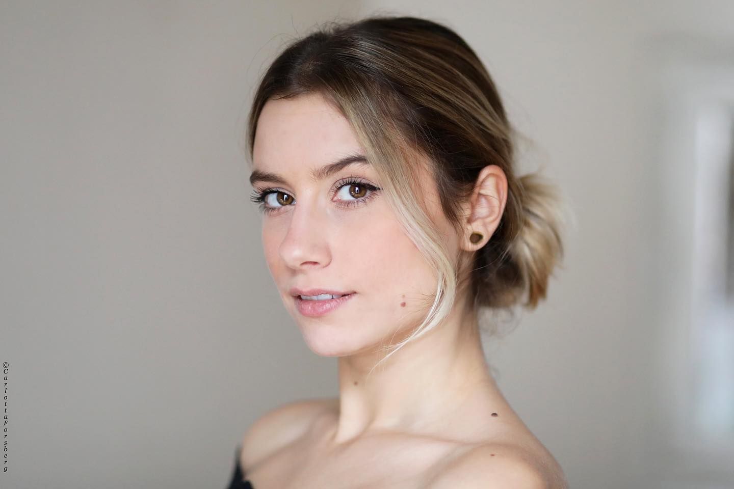 4-juliette-g-main-book-victor-talent-spotters