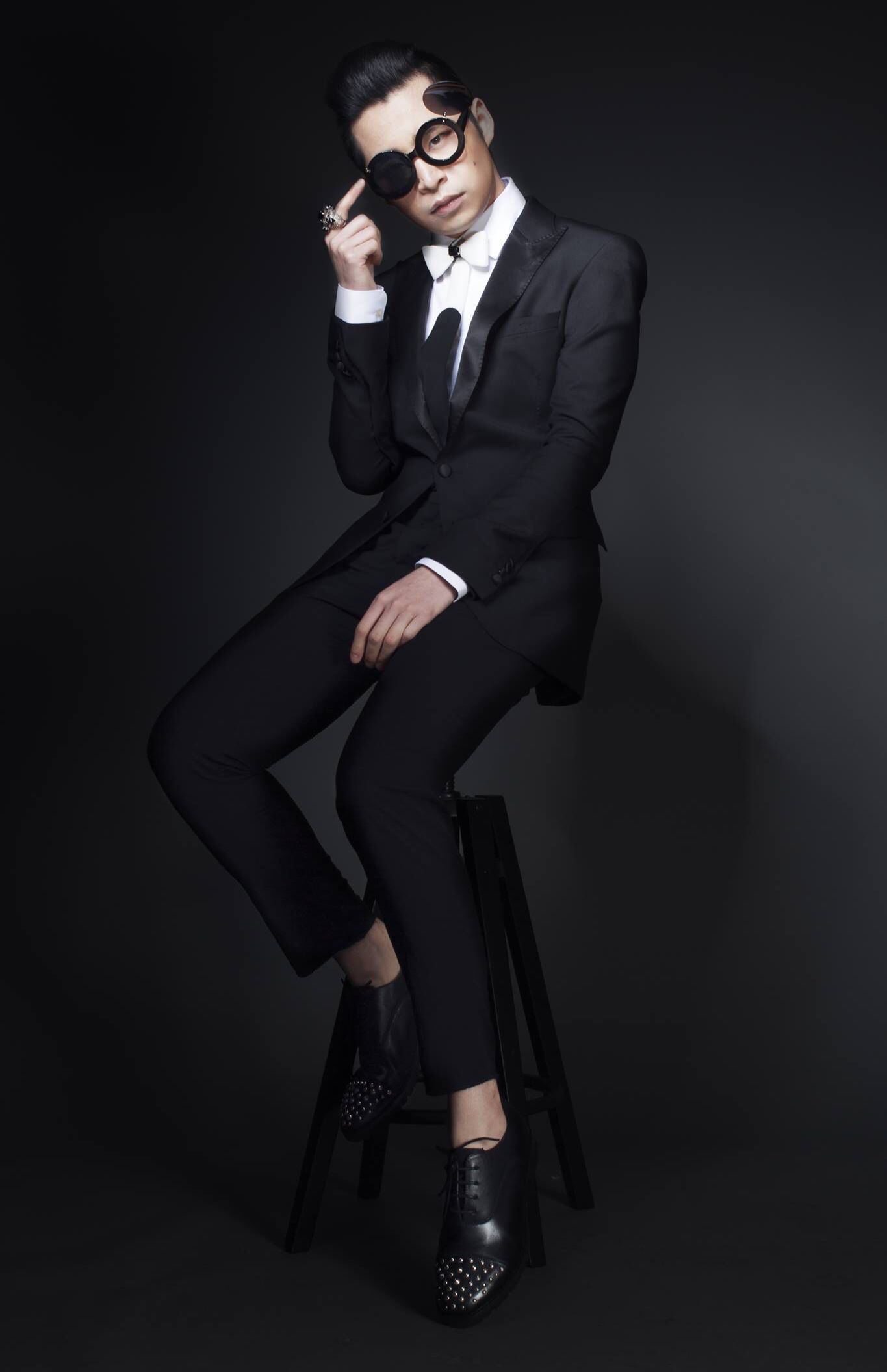 6-yun-l-main-book-victor-talent-spotters