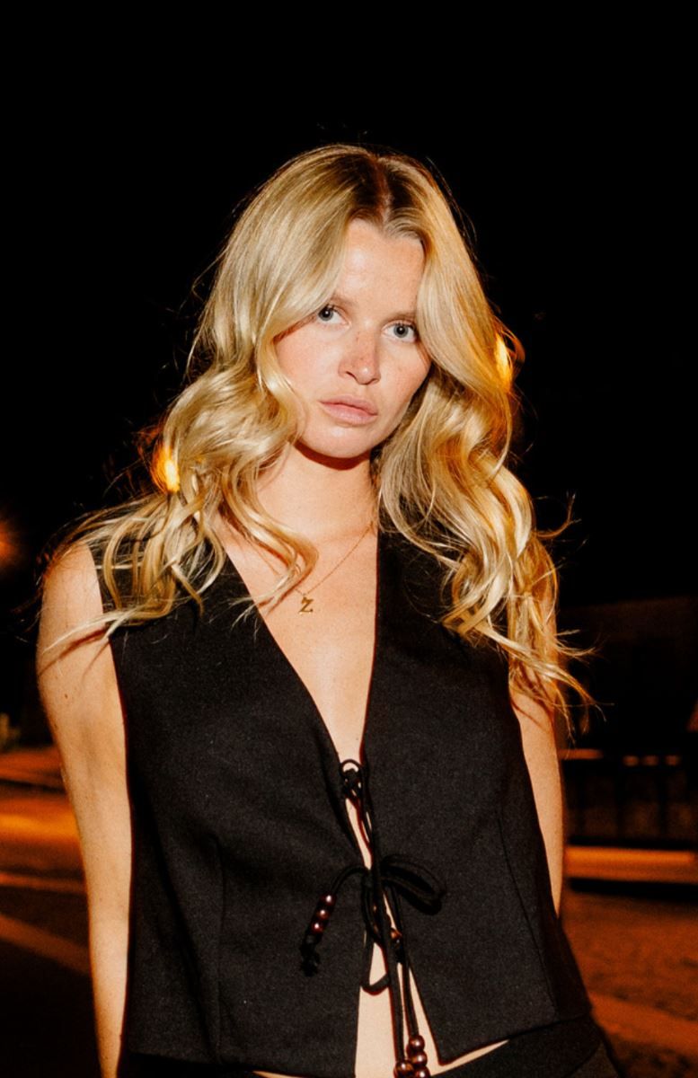 2-zoe-main-book-victor-talent-spotters