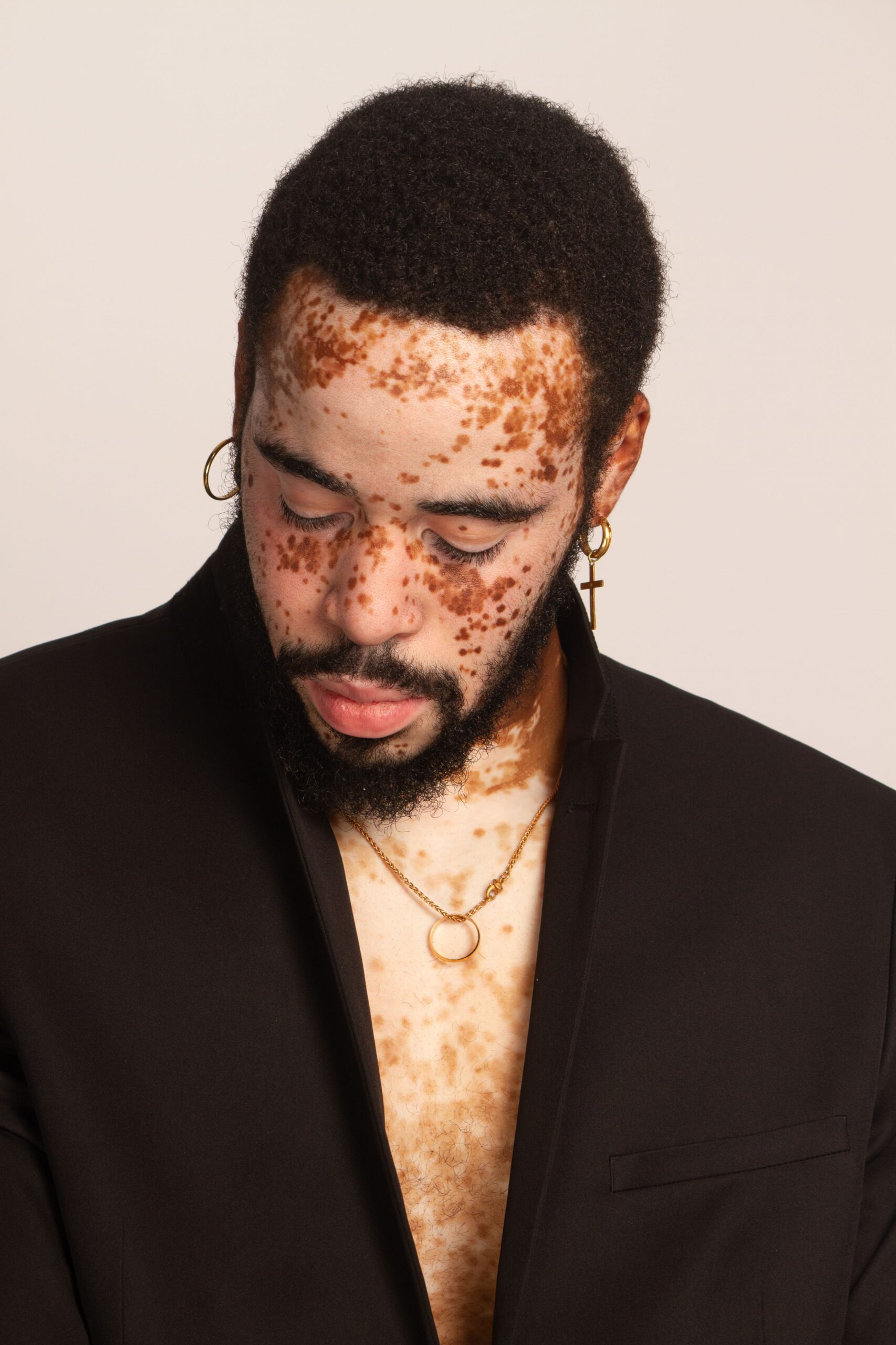 4-julien-n-main-book-victor-talent-spotters