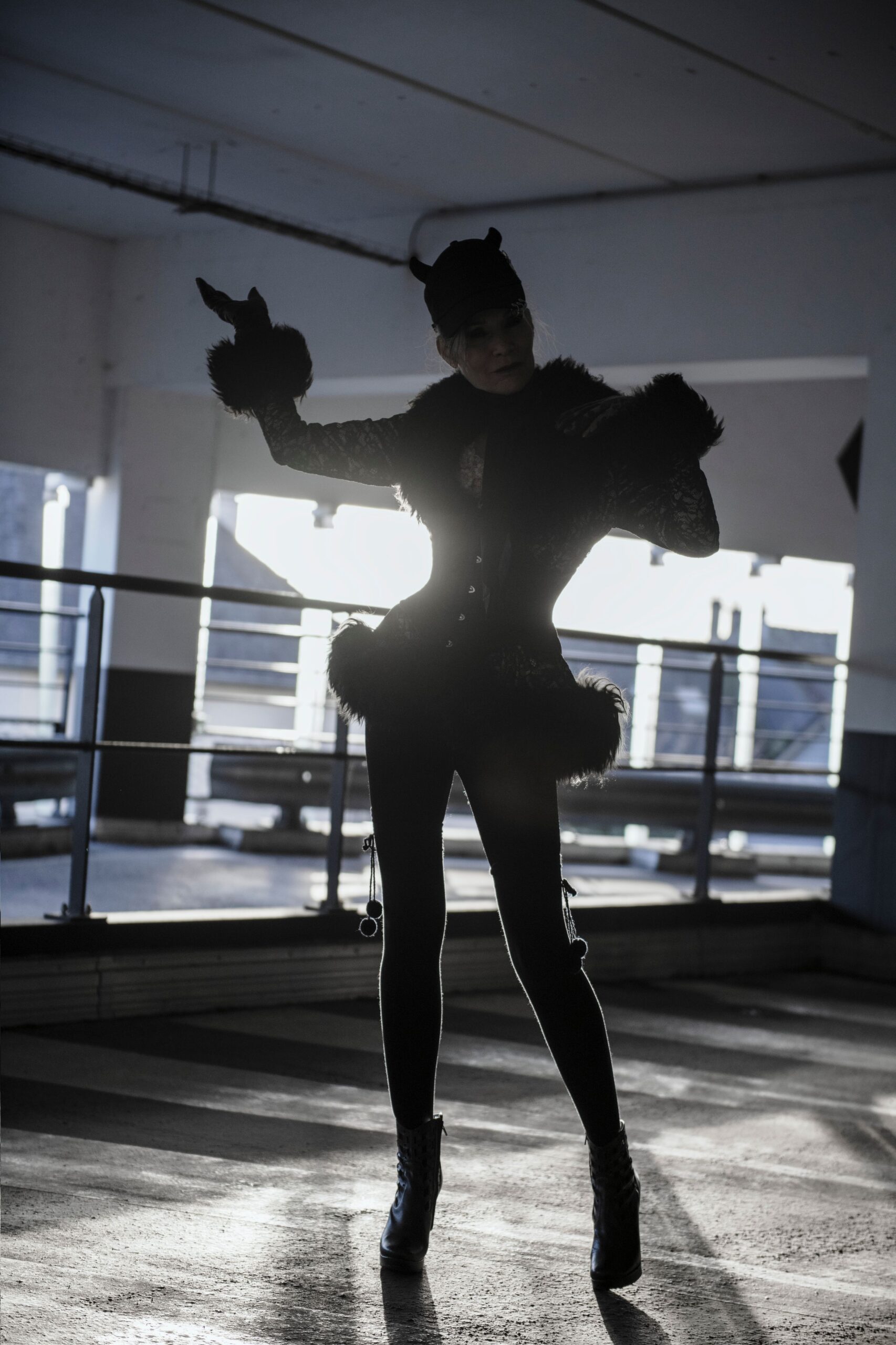 12-mona-s-main-book-victor-talent-spotters