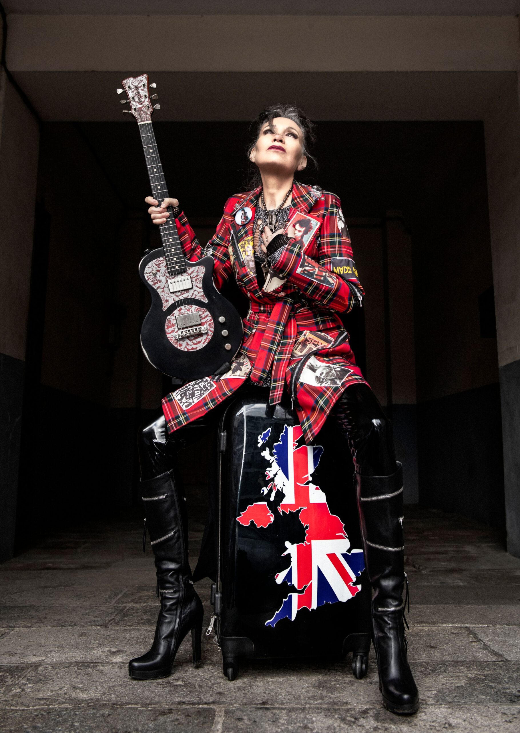 3-mona-s-main-book-victor-talent-spotters