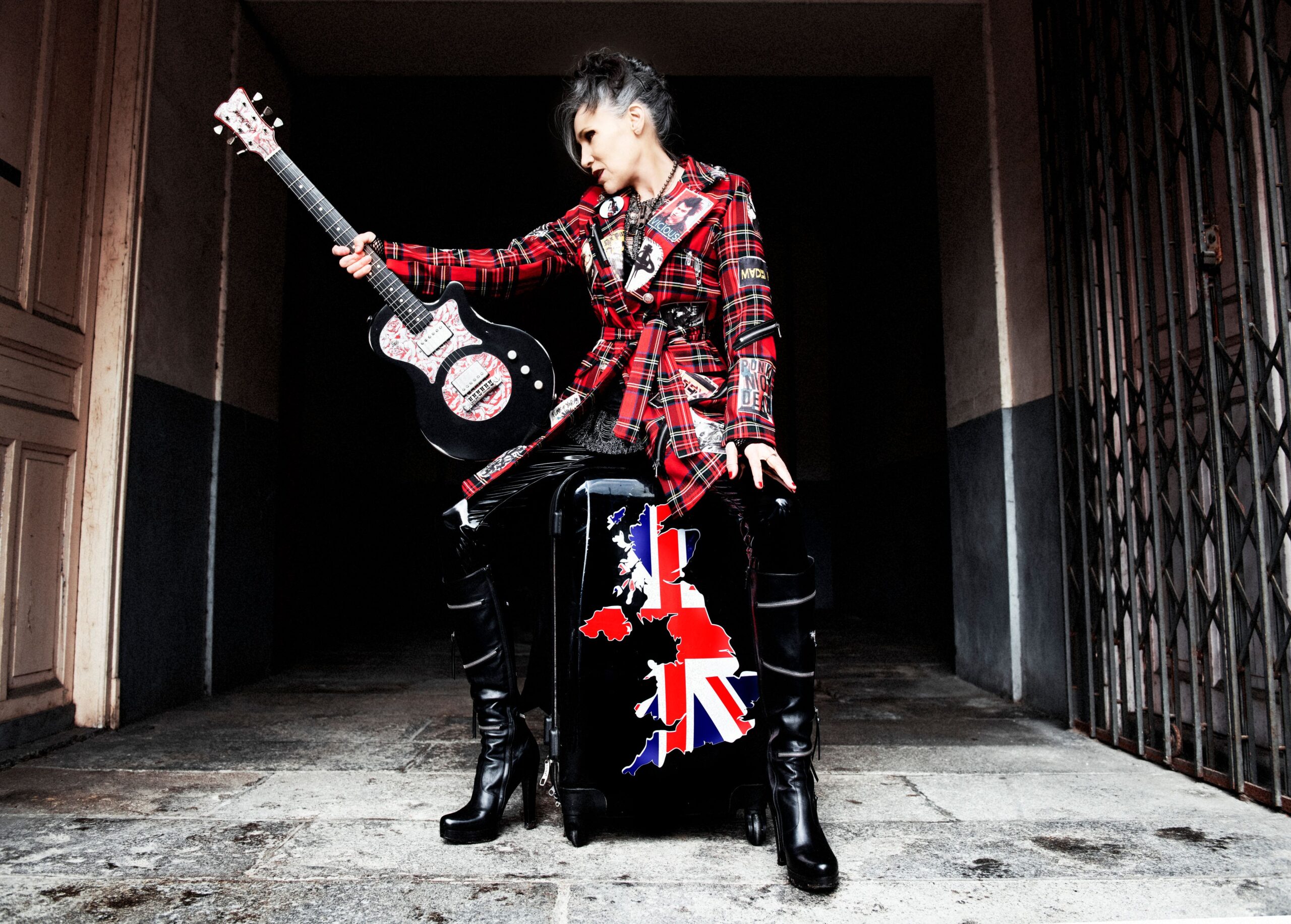 7-mona-s-main-book-victor-talent-spotters