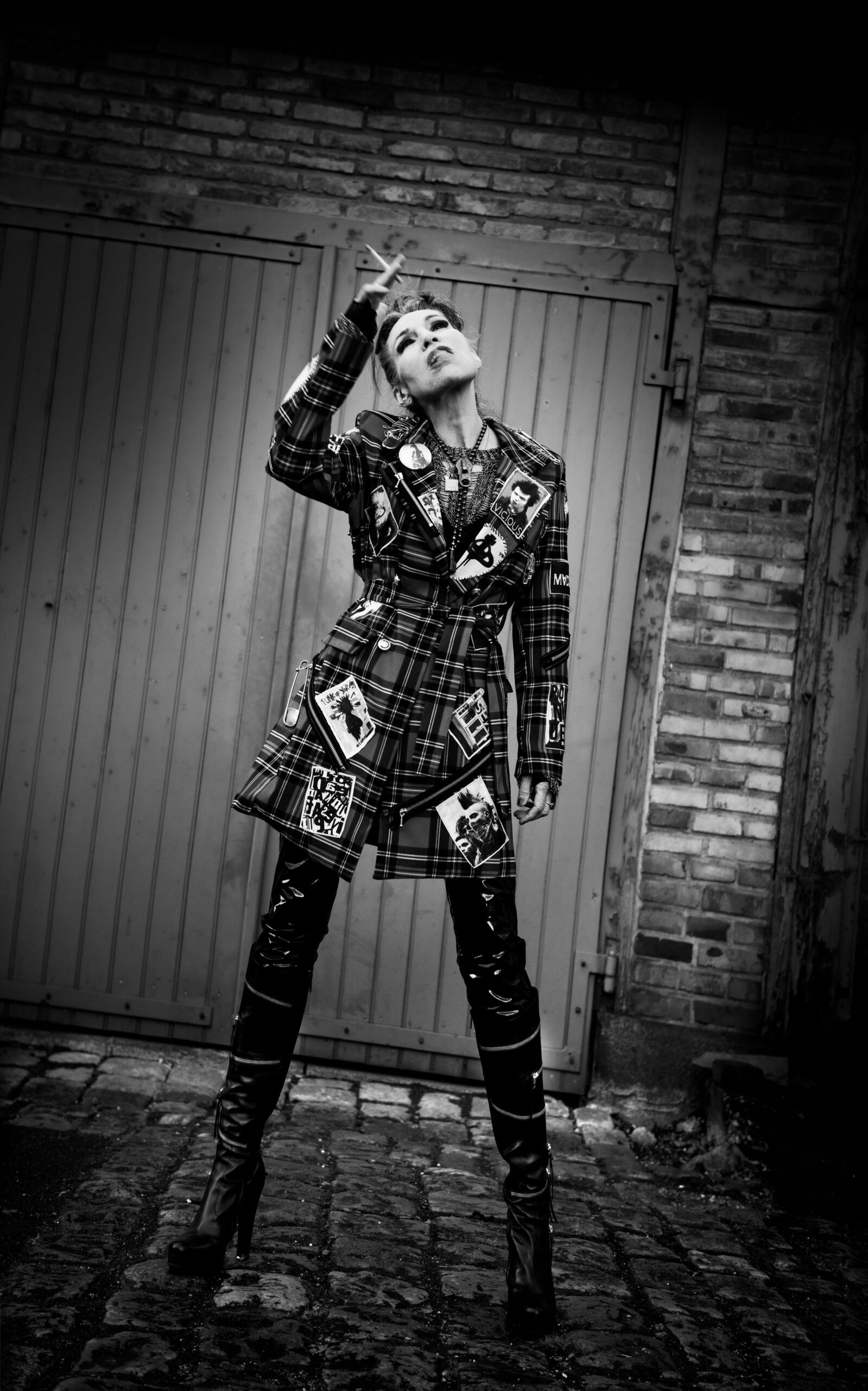 8-mona-s-main-book-victor-talent-spotters