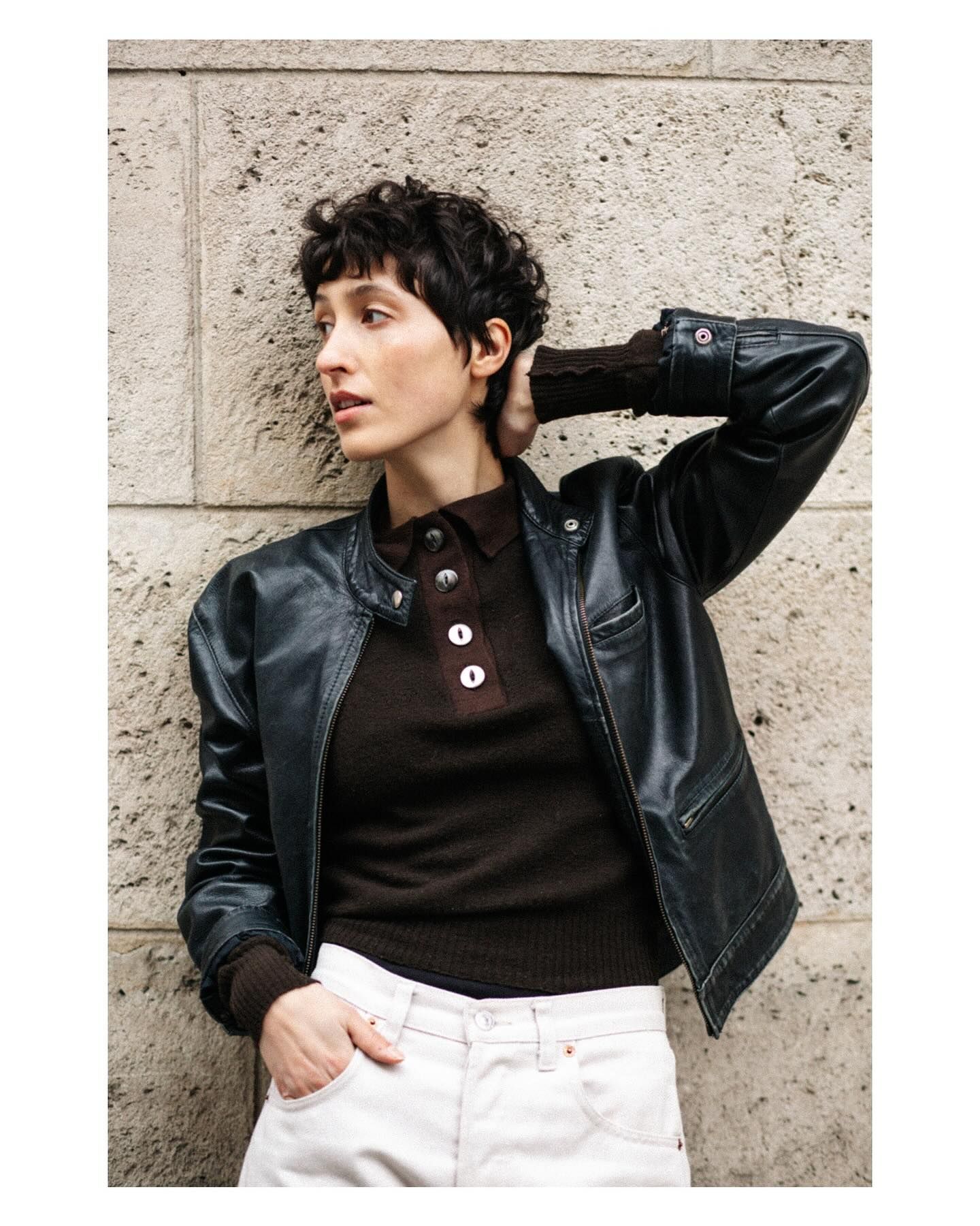 18-angele-f-main-book-victor-talent-spotters