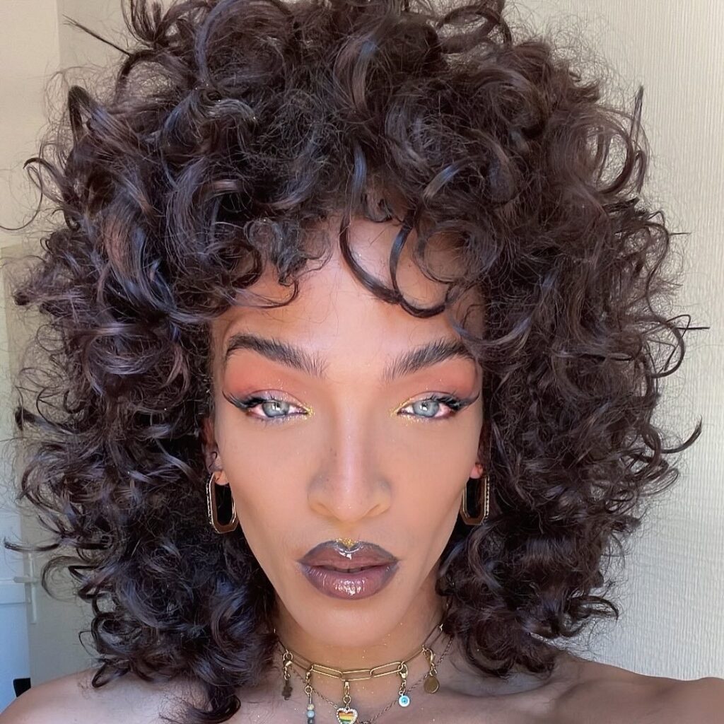 NAOMIS J — photo 1