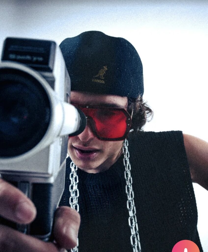 JULES F — photo 1