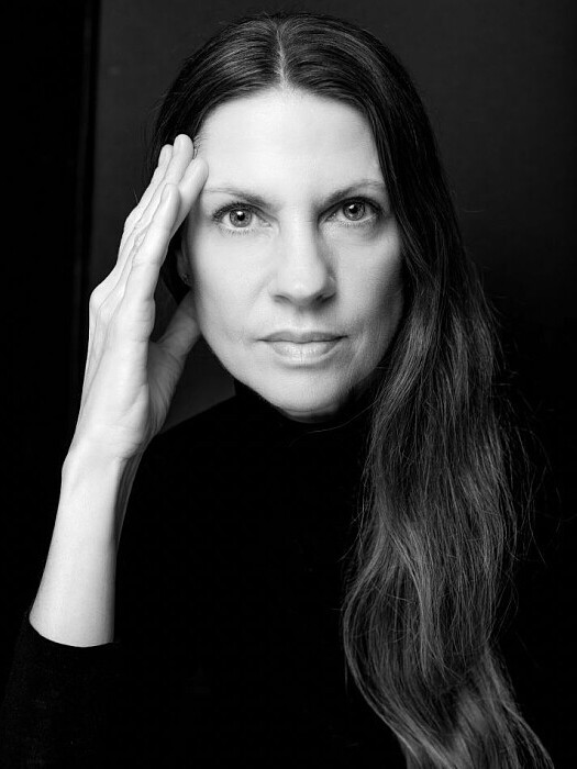 CHARLOTTE B — photo 10