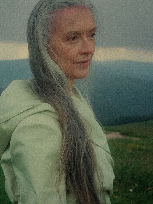 CAROLE B — photo 8